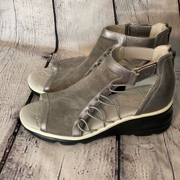 Jambu Naomi Open Toe Sandal - Picture 1 of 3